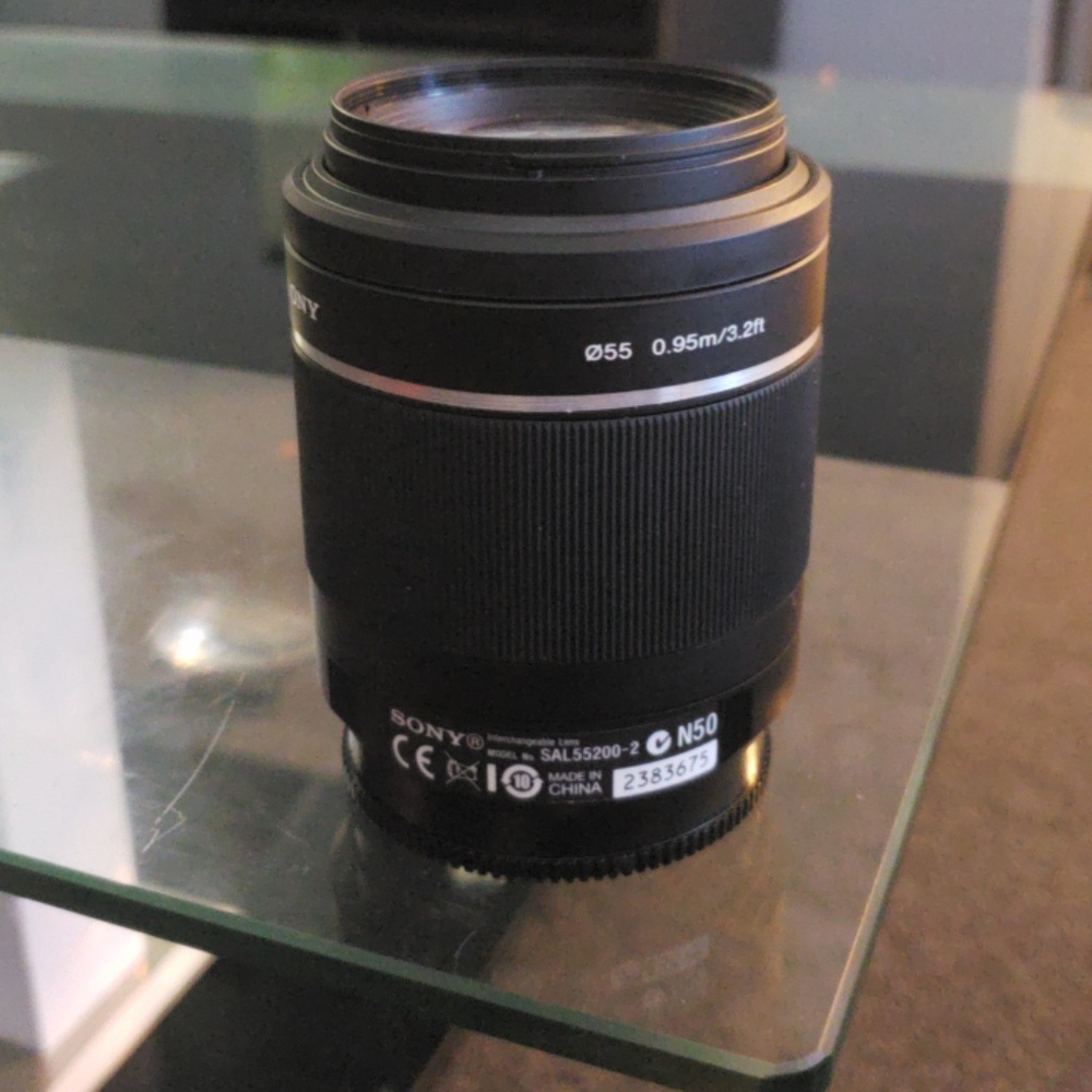 Sony sal55200-2